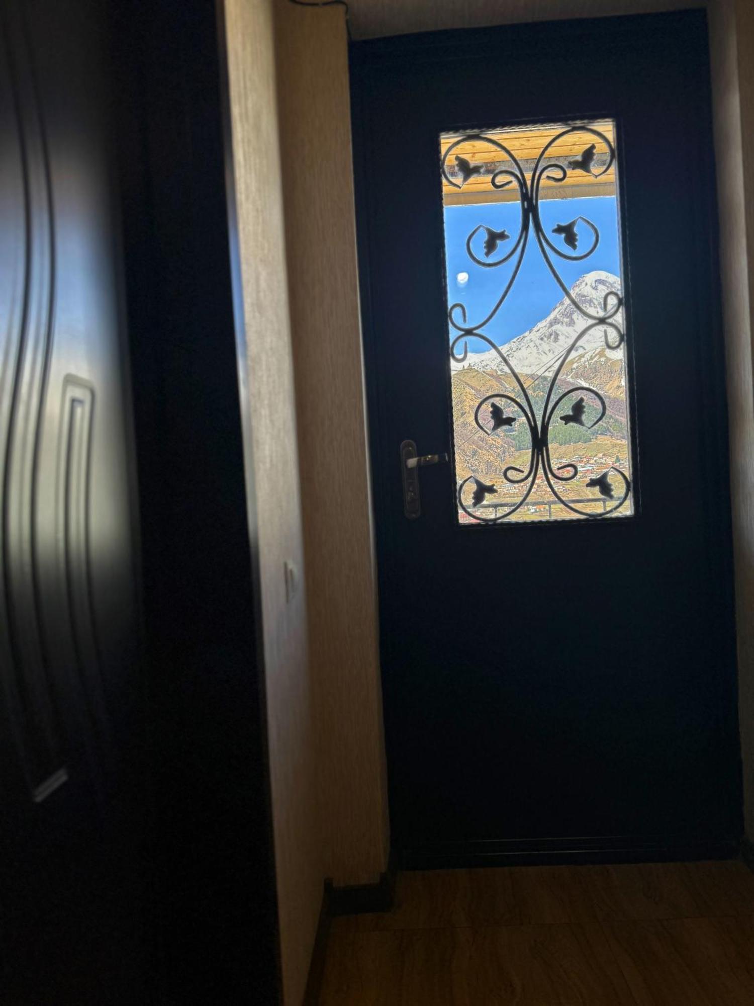 Hotel Elia Kazbegi エクステリア 写真