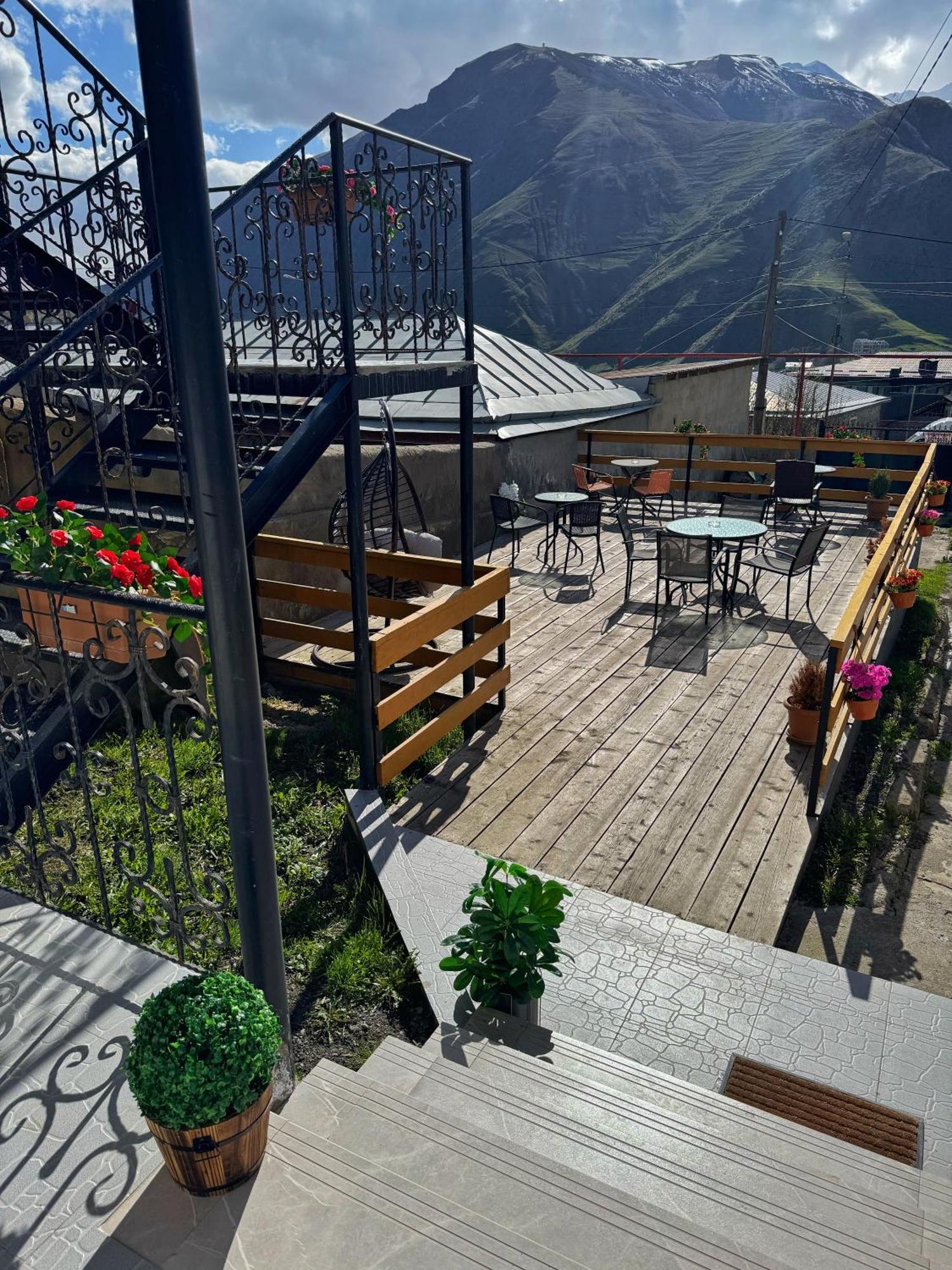Hotel Elia Kazbegi エクステリア 写真